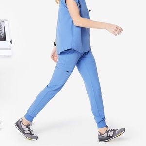 Figs Zamora joggers in ceil blue